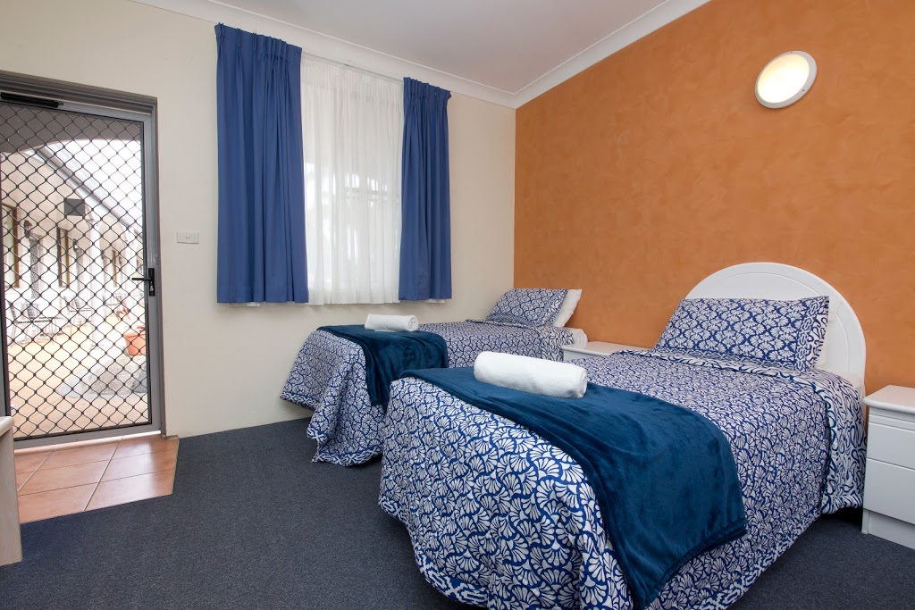 Tuncurry Beach Motel | lodging | 57 Manning St, Tuncurry NSW 2428, Australia | 0265547044 OR +61 2 6554 7044