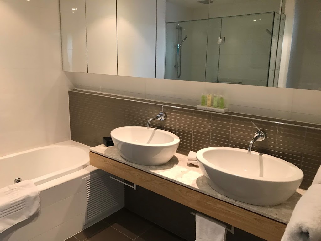 Dolphinview at Spinnaker Holiday Rental Apartment ...2 Bdr, 2 Bt | real estate agency | Unit 606/1 - 2 Tarni Ct, New Port SA 5015, Australia | 0417340321 OR +61 417 340 321