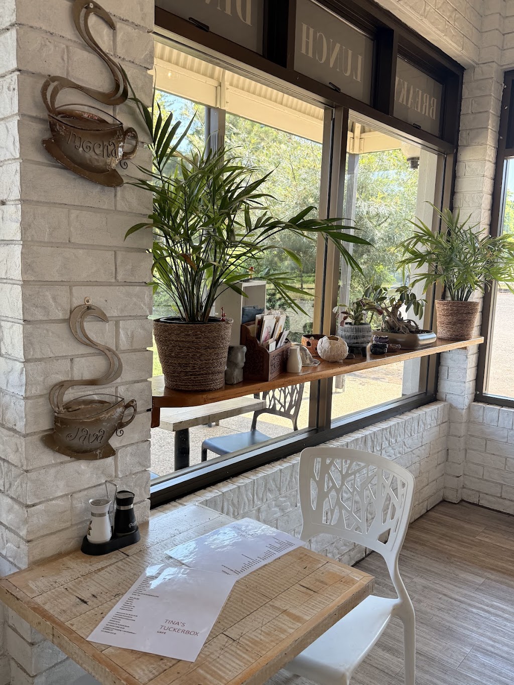 Tinas Tuckerbox | 656 Toowoomba Connection Rd, Withcott QLD 4352, Australia | Phone: 0439 689 152