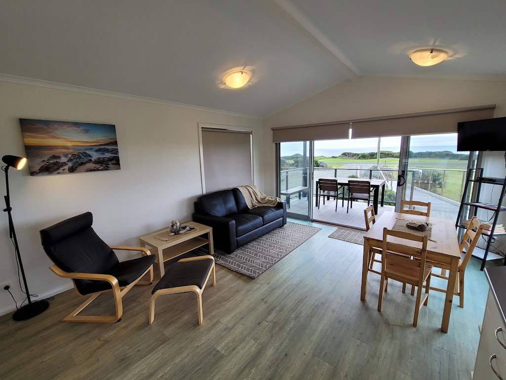 Bronzewing Villas | 105 The Esplanade, Naracoopa TAS 7256, Australia | Phone: 0482 694 004