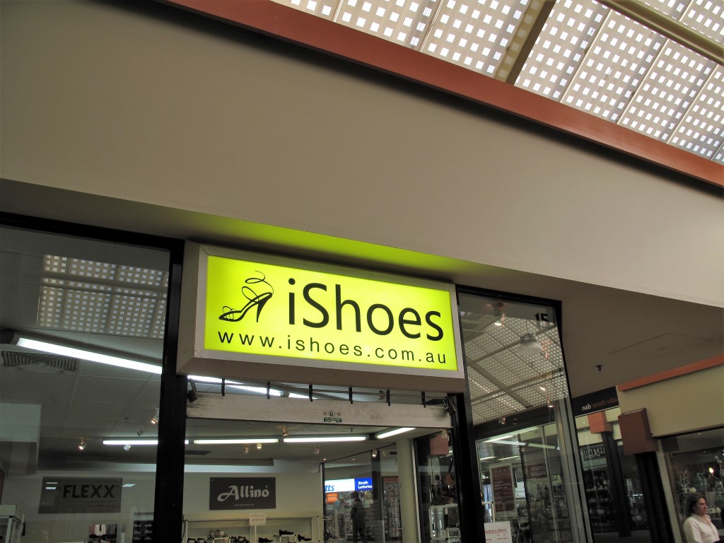 iShoes Strathdale | shoe store | Shop 15, Strath Village Shopping Centre, 134 Condon Street, Strathdale VIC 3550, Australia | 0354414472 OR +61 3 5441 4472