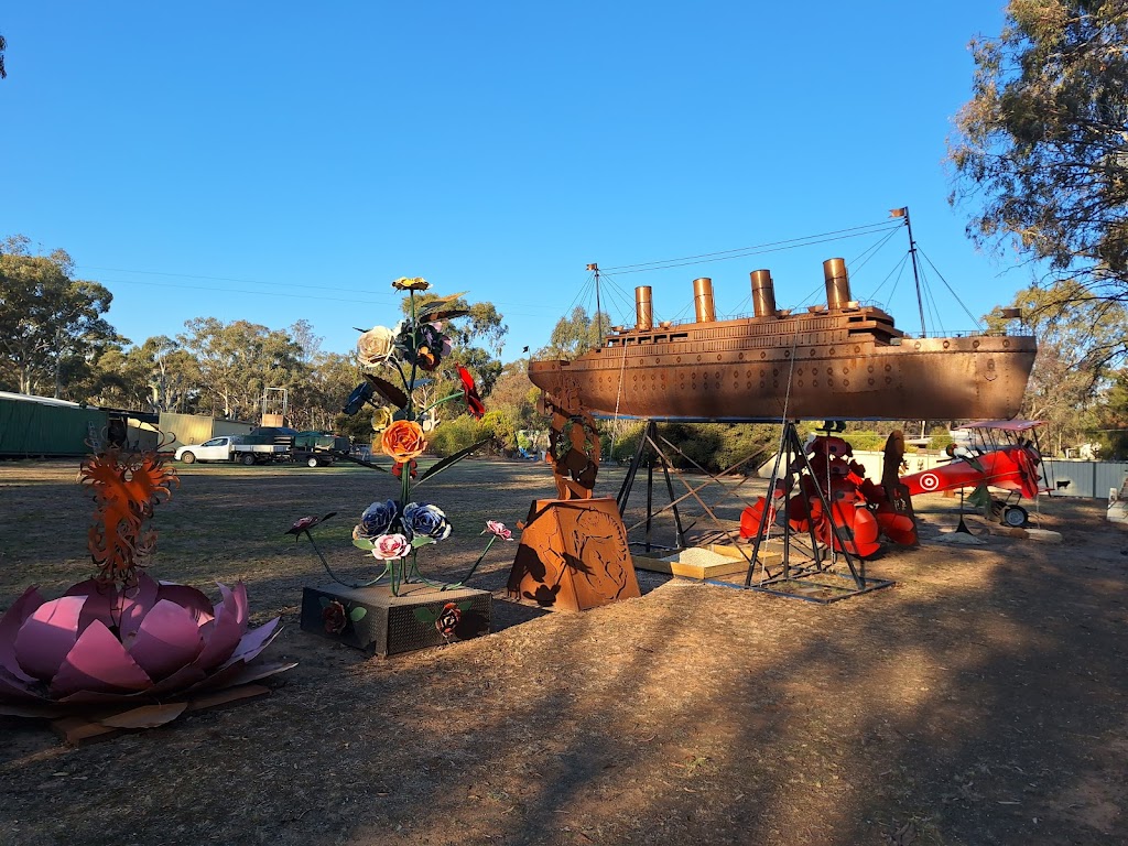 Eaglehawk Garden Sculptures | 64 Lethebys Rd, Sailors Gully VIC 3556, Australia | Phone: 0421 283 546