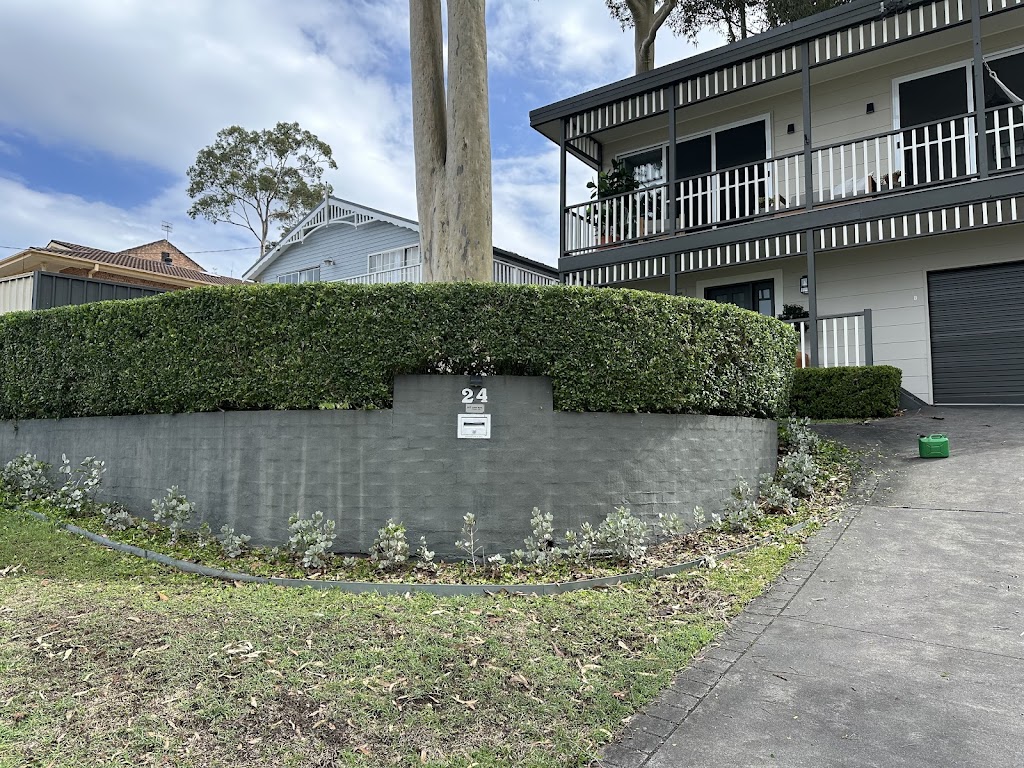 SprucedUP Lawns and Gardens | 252 Lakedge Ave, Berkeley Vale NSW 2261, Australia | Phone: 0402 858 349