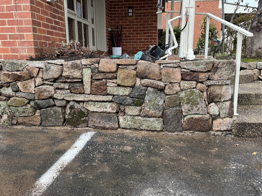 DGM Landscaping | 427 Beechworth-Wangaratta Rd, Beechworth VIC 3747, Australia | Phone: 0431 687 362