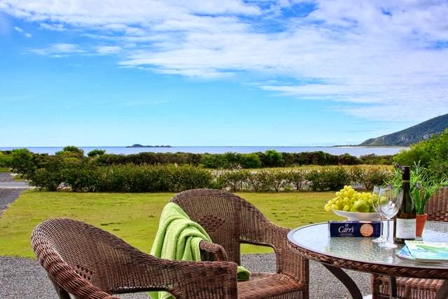 Sisters Beach Retreat | 126 Irby Blvd, Sisters Beach TAS 7321, Australia | Phone: 0408 056 843