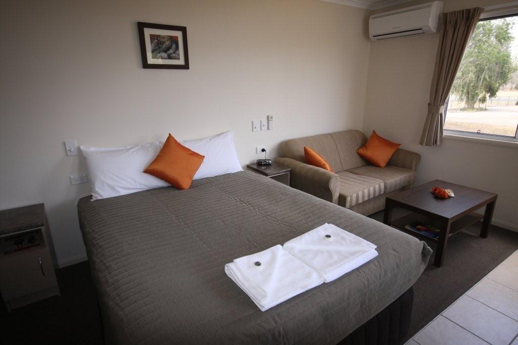 Injune Haven Motel | 17 Station St, Injune QLD 4454, Australia | Phone: (07) 4626 1667