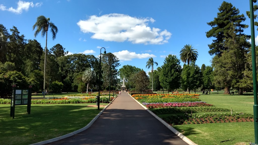 Queens Park, Toowoomba | park | 43-73 Lindsay St, East Toowoomba QLD 4350, Australia | 131872 OR +61 131872