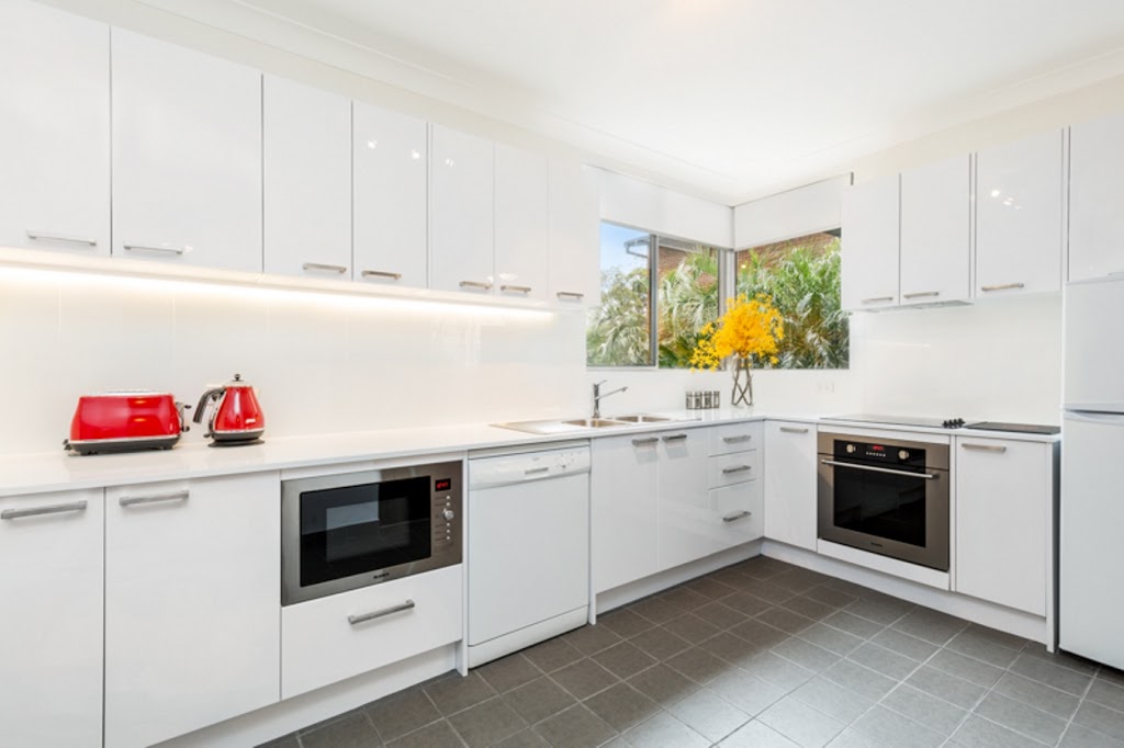 Riverview Serviced Apartments | 302 Burns Bay Rd, Lane Cove NSW 2066, Australia | Phone: (02) 9427 4000