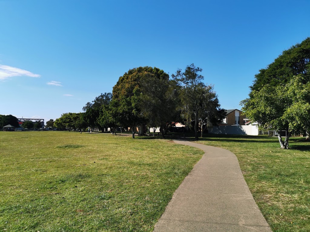 Bayview Park | park | Hyacinth Ave, Hollywell QLD 4216, Australia