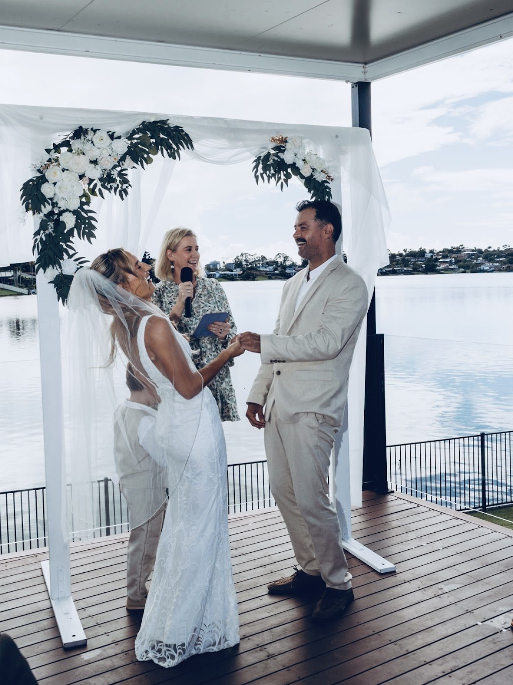 The Currumbin Celebrant | currumbin beach, Currumbin Waters QLD 4223, Australia | Phone: 0468 525 449