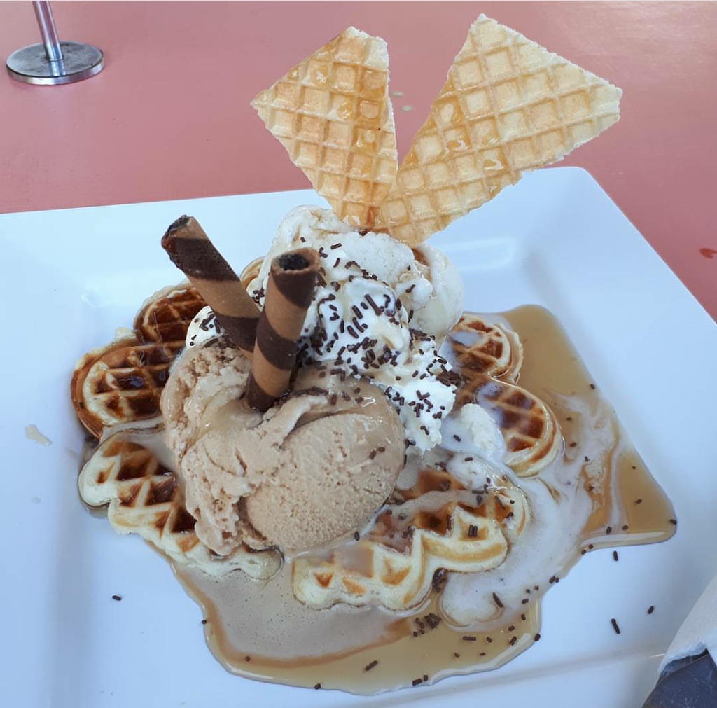 Oggies Ice Cream Cafe | store | 10581 W Swan Rd., Henley Brook WA 6055, Australia | 0892966095 OR +61 8 9296 6095