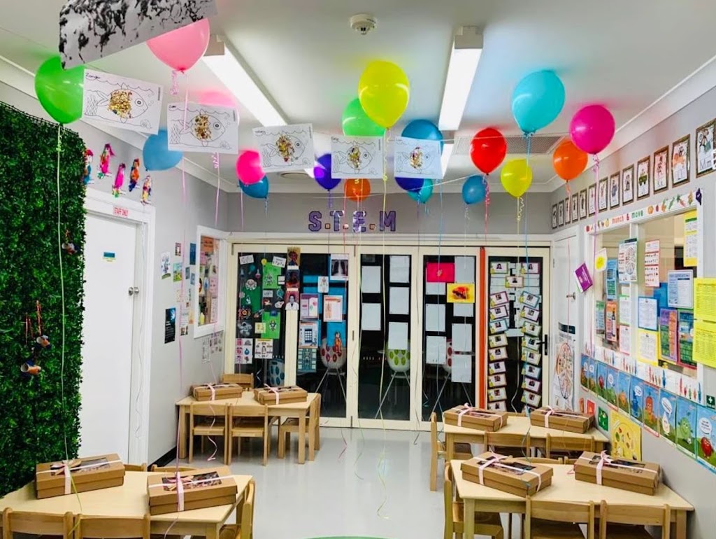 Happy Days Kindergarten West Hoxton |  | 1 Watts Pl, West Hoxton NSW 2171, Australia | 0298258822 OR +61 2 9825 8822