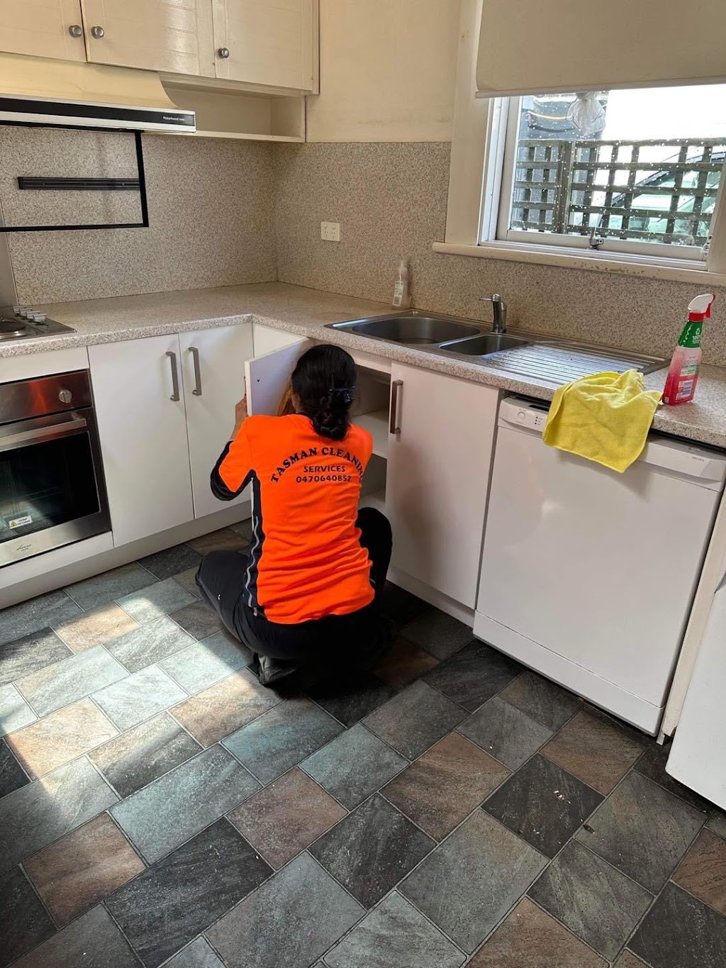 Tasman Cleaning Services, Hobart | Unit 1/1 Moore Park Dr, Glenorchy TAS 7010, Australia | Phone: 0470 640 852