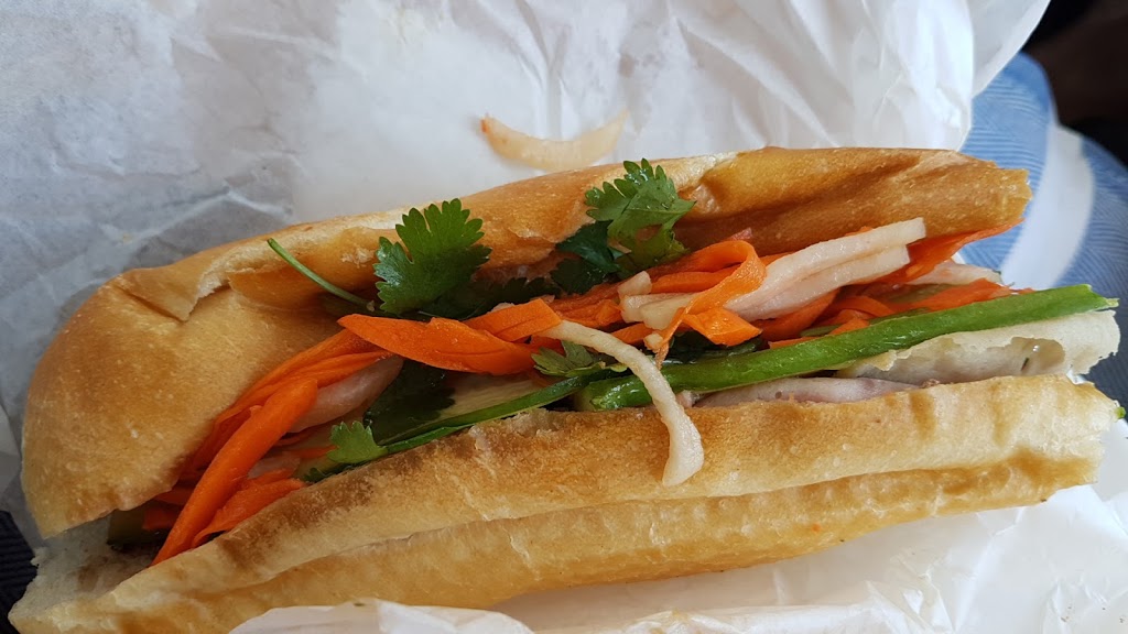 BMT Vietnamese Meat Rolls | cafe | 12/70 Marangaroo Dr, Girrawheen WA 6064, Australia | 0861619049 OR +61 8 6161 9049