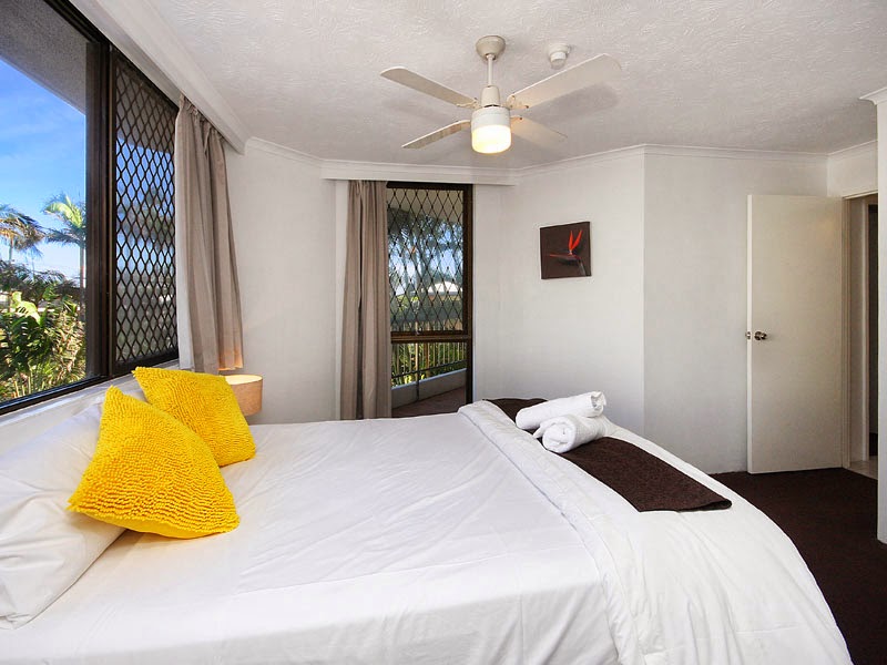 Spindrift on the Beach Apartments | 37 Albatross Ave, Mermaid Beach QLD 4218, Australia | Phone: (07) 5572 5188