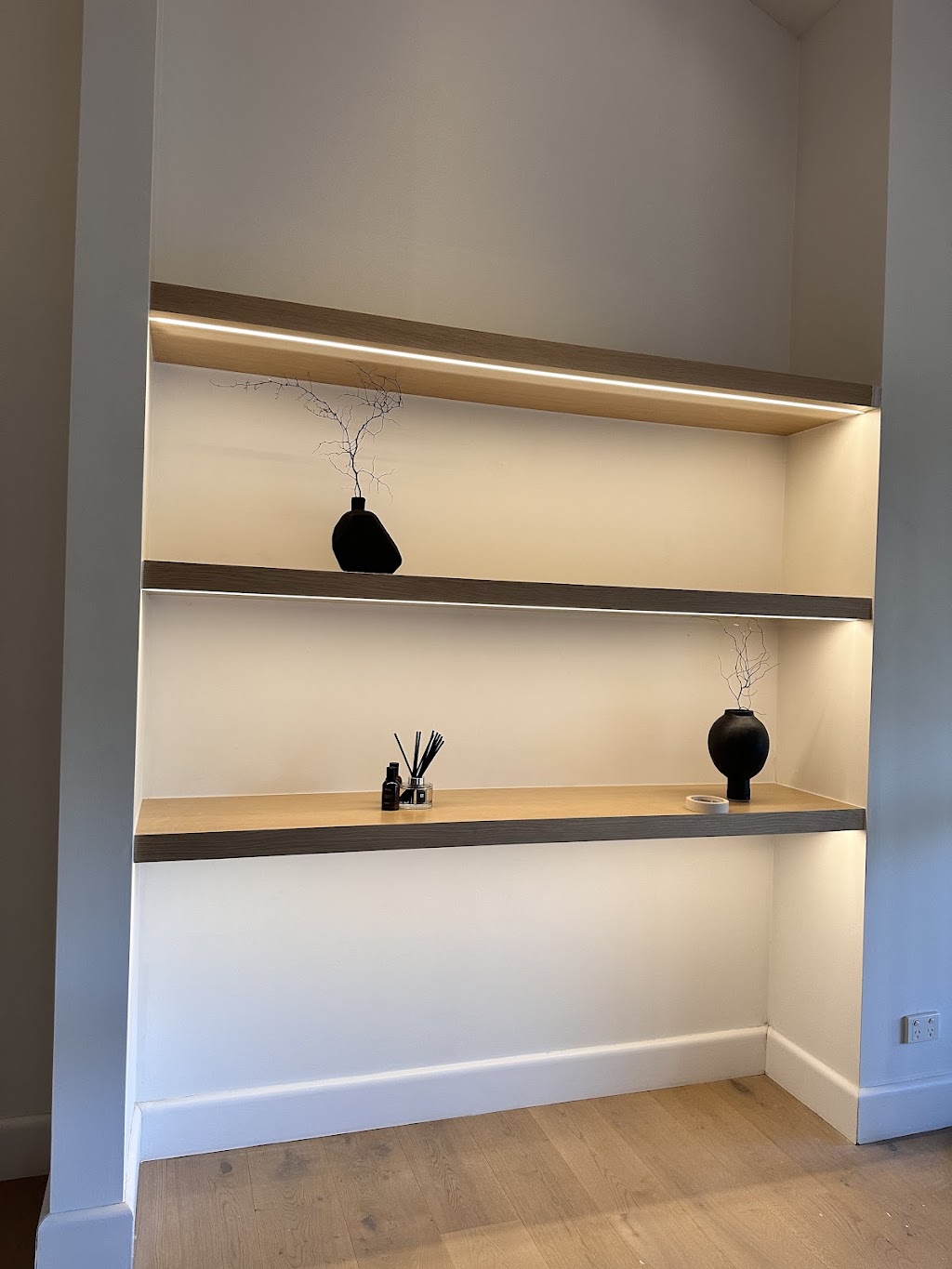 Young Group & Joinery | 1A/1 Bellfrog St, Greenacre NSW 2190, Australia | Phone: 0421 766 643