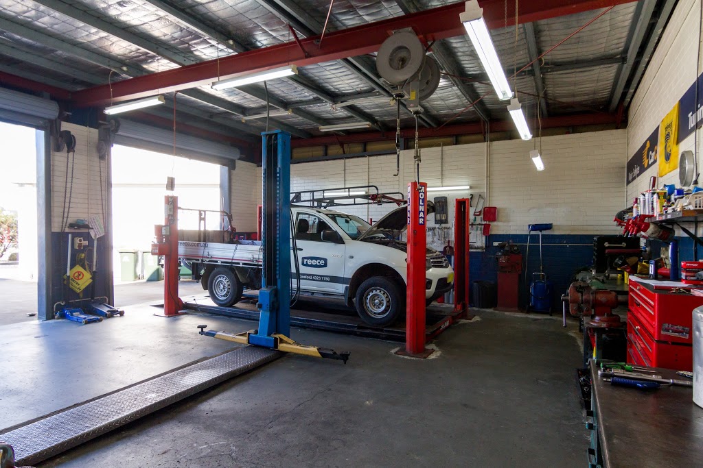 Leighs Automotive | car repair | 283 Manns Rd, West Gosford NSW 2250, Australia | 0243234655 OR +61 2 4323 4655