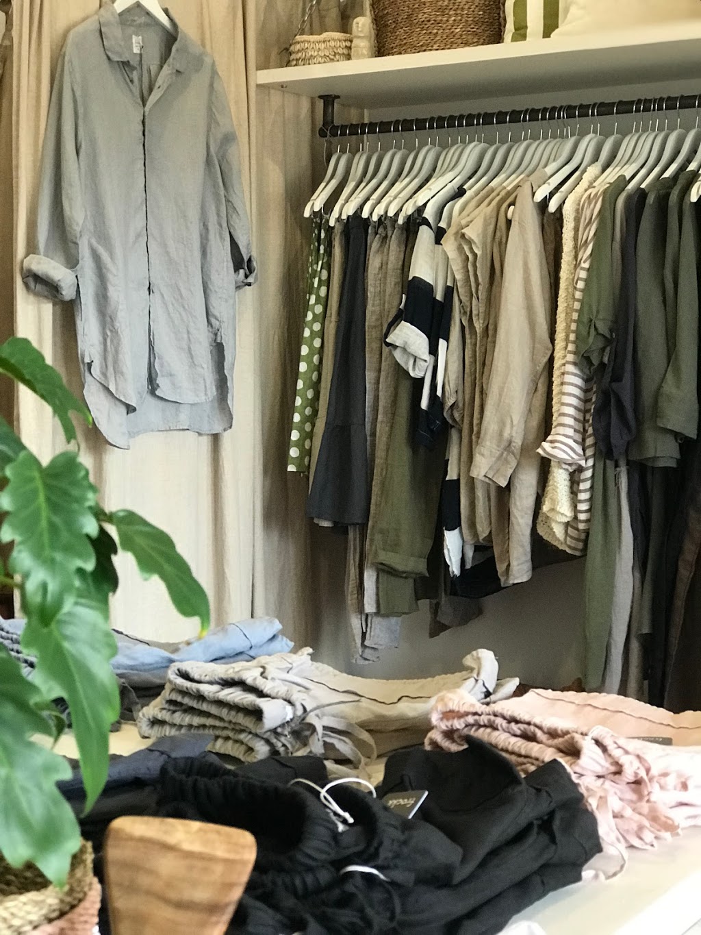 Frockk Perth | clothing store | 150 Railway St, Claremont WA 6010, Australia | 0893850729 OR +61 8 9385 0729