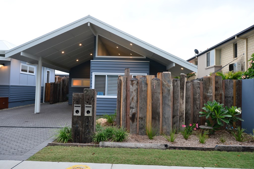 SAWTELL BEACH SHACKS 1 & 2 | 29 Fourth Ave, Sawtell NSW 2452, Australia | Phone: 0428 533 163