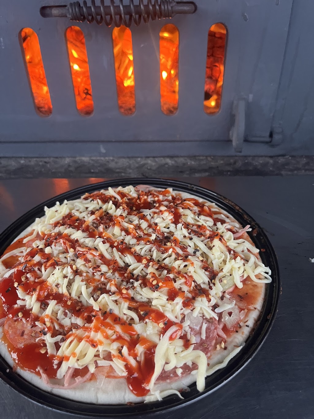 The Pizza Truck | Princes Hwy, Swan Reach VIC 3903, Australia | Phone: 0400 322 434