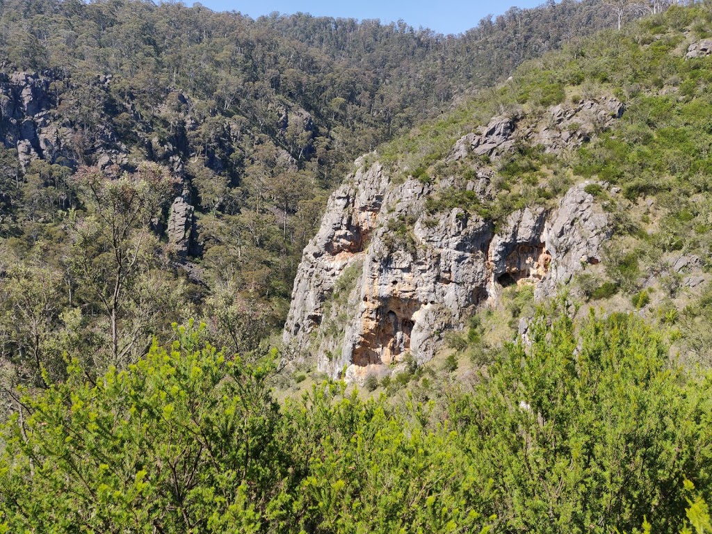 Jillabenan Cave | tourist attraction | Jillaben Cave Walking Track, Yarrangobilly NSW 2720, Australia | 0264549597 OR +61 2 6454 9597