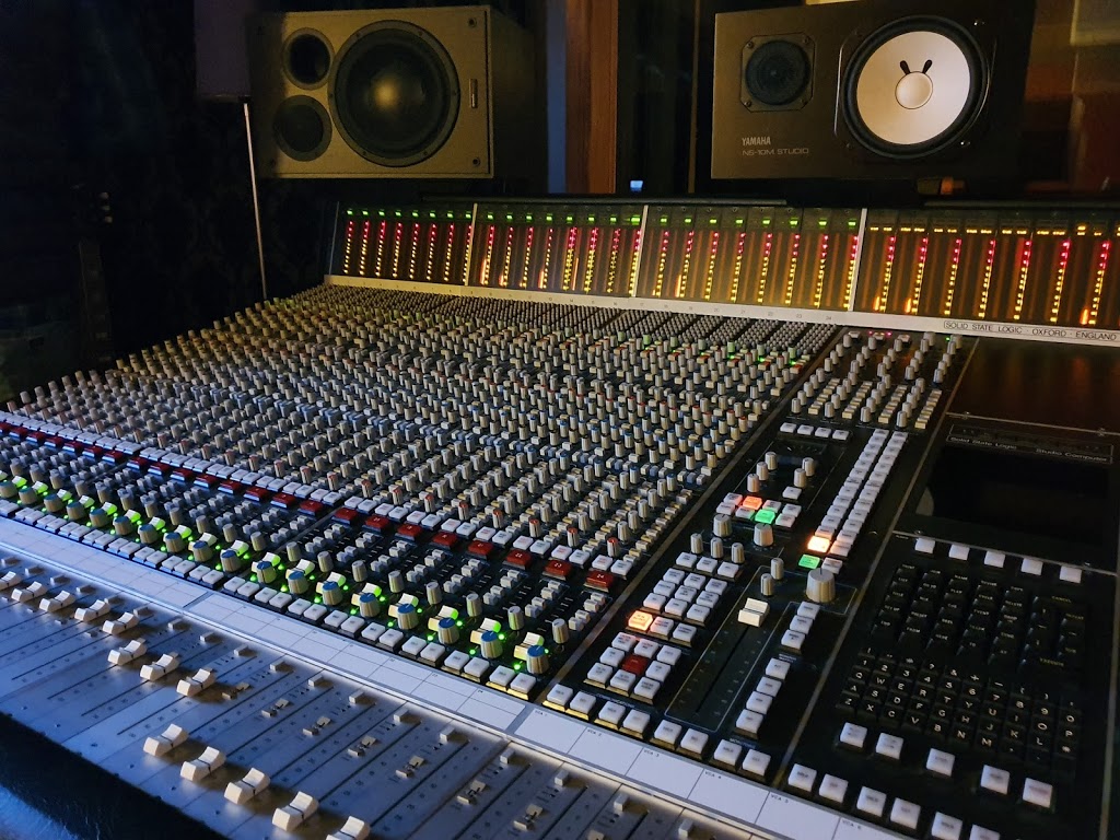 LMC Recording Studio | 5/20 Charlton Ave, Cheltenham VIC 3192, Australia | Phone: 0407 537 430