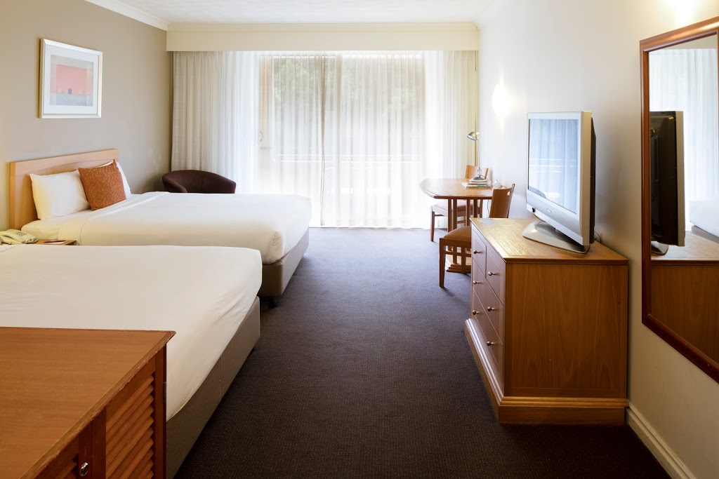 Mercure Gold Coast Resort | 64 Palm Meadows Dr, Carrara QLD 4211, Australia | Phone: (07) 5555 7700