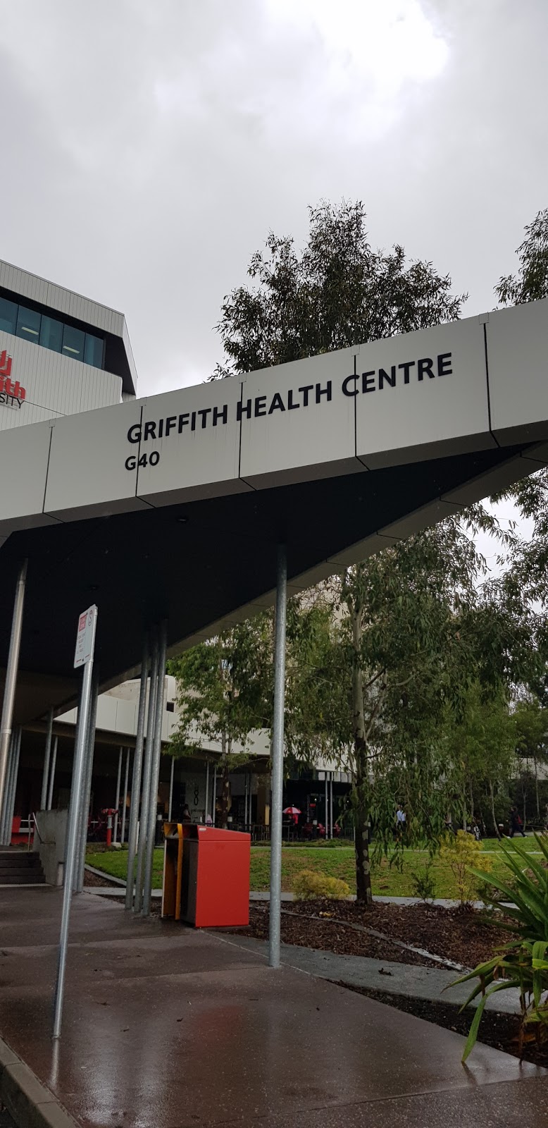 Griffith University Dental Clinic | dentist | Level 3, Griffith Health Centre (G40), Gold Coast campus, Cnr Parklands Drive and Olsen Avenue, Southport QLD 4215, Australia | 1800188295 OR +61 1800 188 295