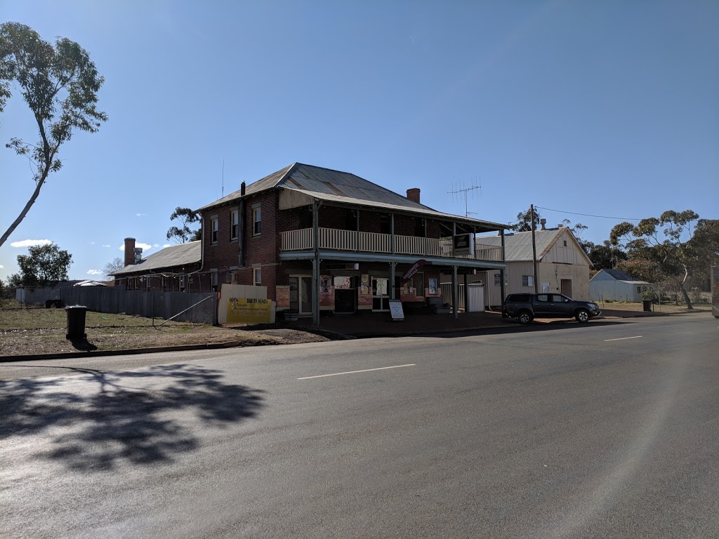 Fifield Hotel | 7 Slee St, Fifield NSW 2875, Australia | Phone: (02) 6892 7276