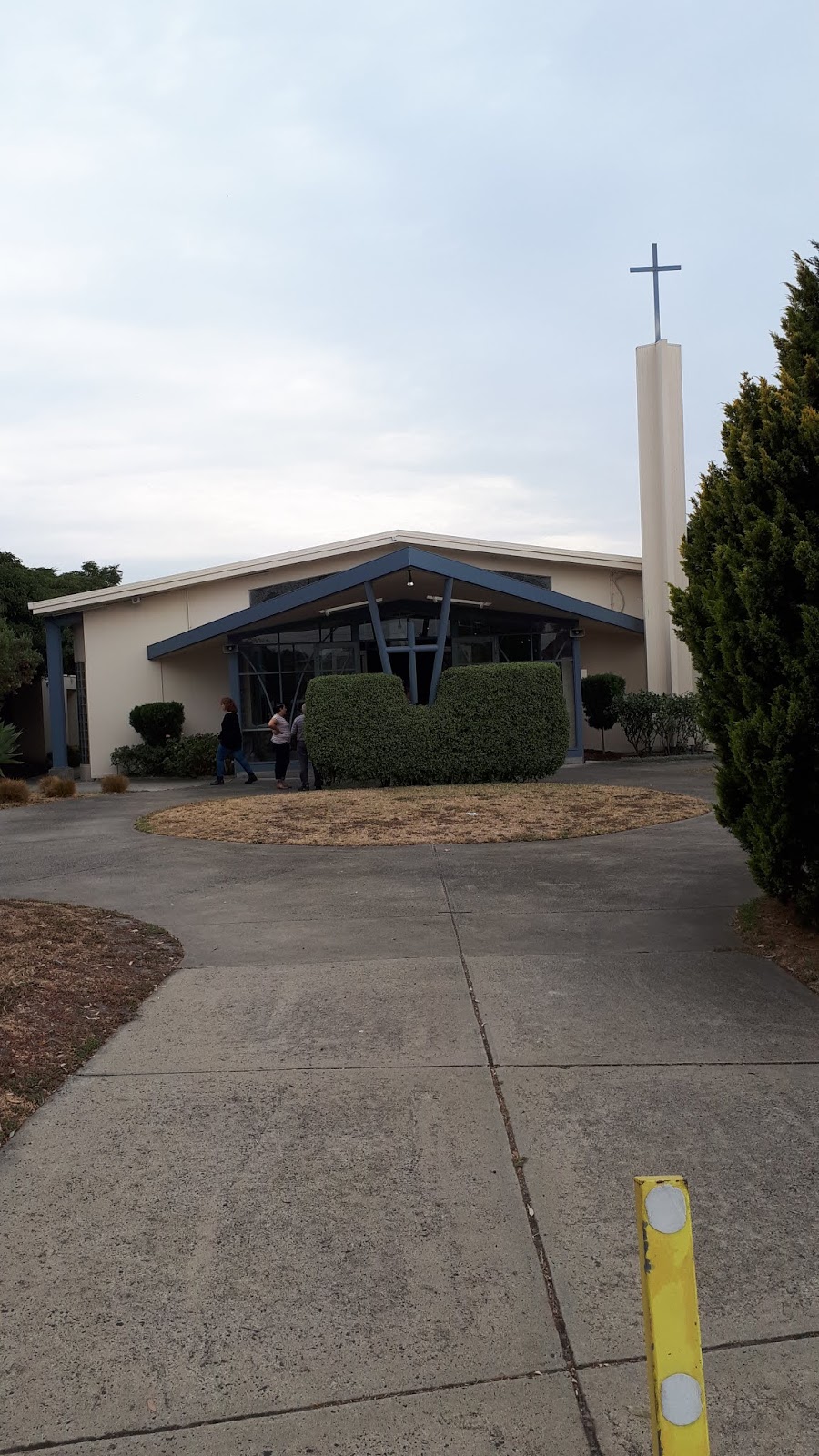 Christ Our Holy Redeemer Parish | church | 43 Ferntree Gully Rd & Huntingdale Rd, Oakleigh VIC 3166, Australia | 0395681206 OR +61 3 9568 1206