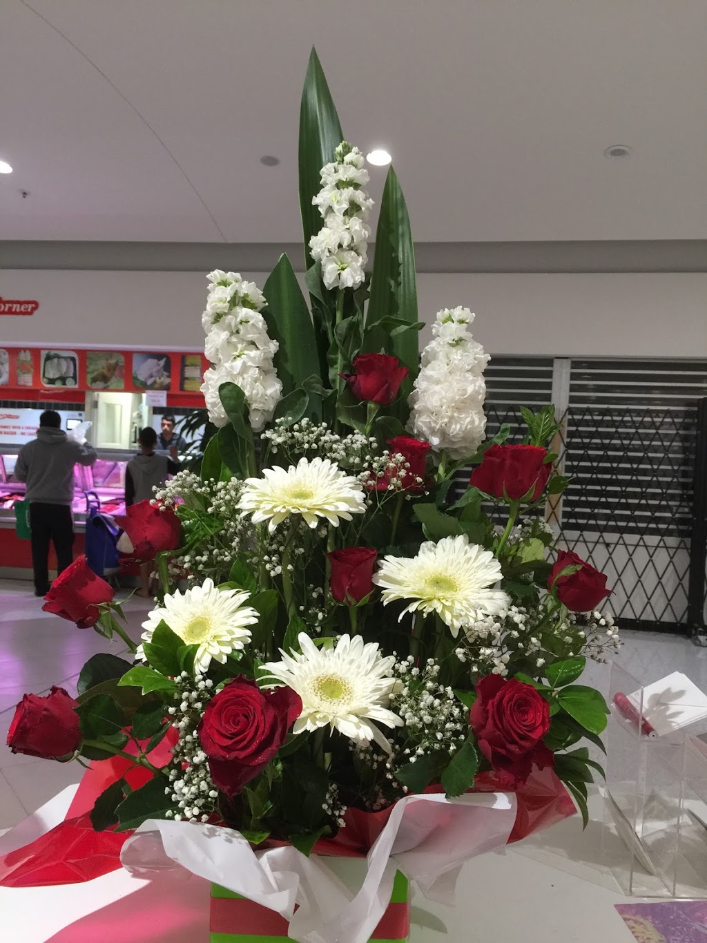 Floral Splendour | florist | Minto, Marketplace, 10 Brookfield Rd, Minto NSW 2566, Australia | 0450713486 OR +61 450 713 486