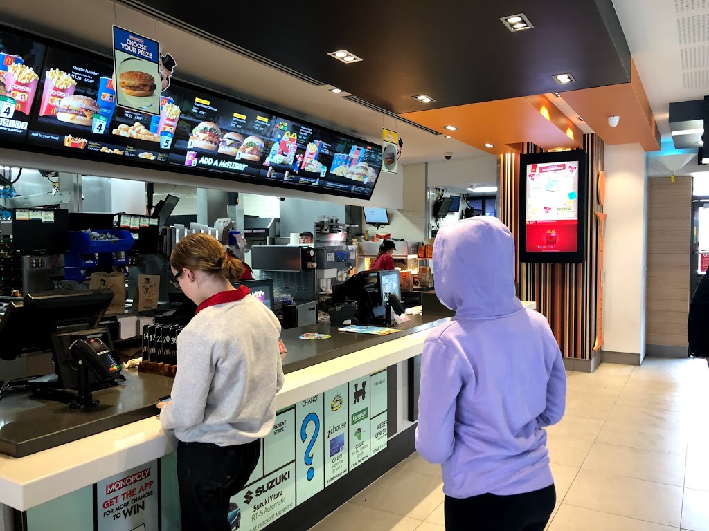 McDonalds Blaxland | meal takeaway | Great Western Hwy, Blaxland NSW 2774, Australia | 0247398245 OR +61 2 4739 8245