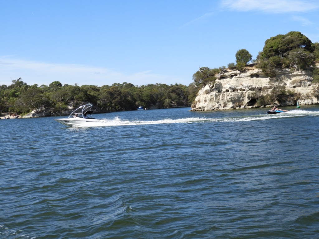 Nelson Boat Hire | Kellett St, Nelson VIC 3292, Australia | Phone: (08) 8738 4048