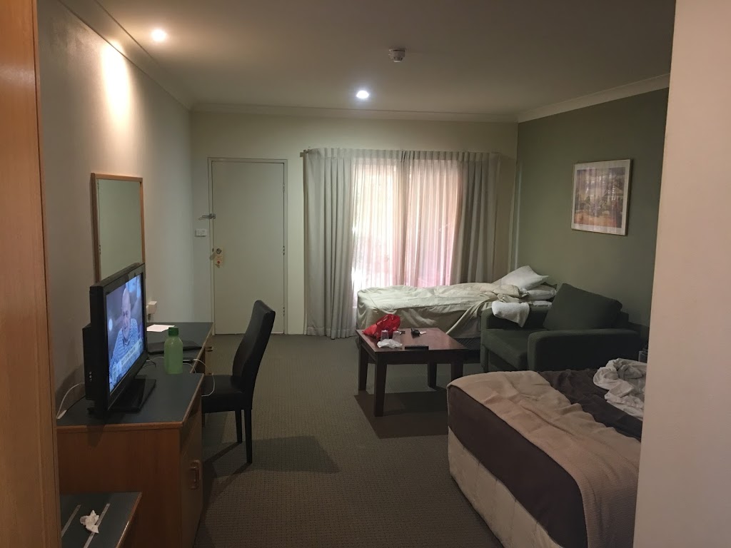 Francis Phillip Motor Inn | lodging | 18 Maitland Rd, Singleton NSW 2330, Australia | 0265711991 OR +61 2 6571 1991