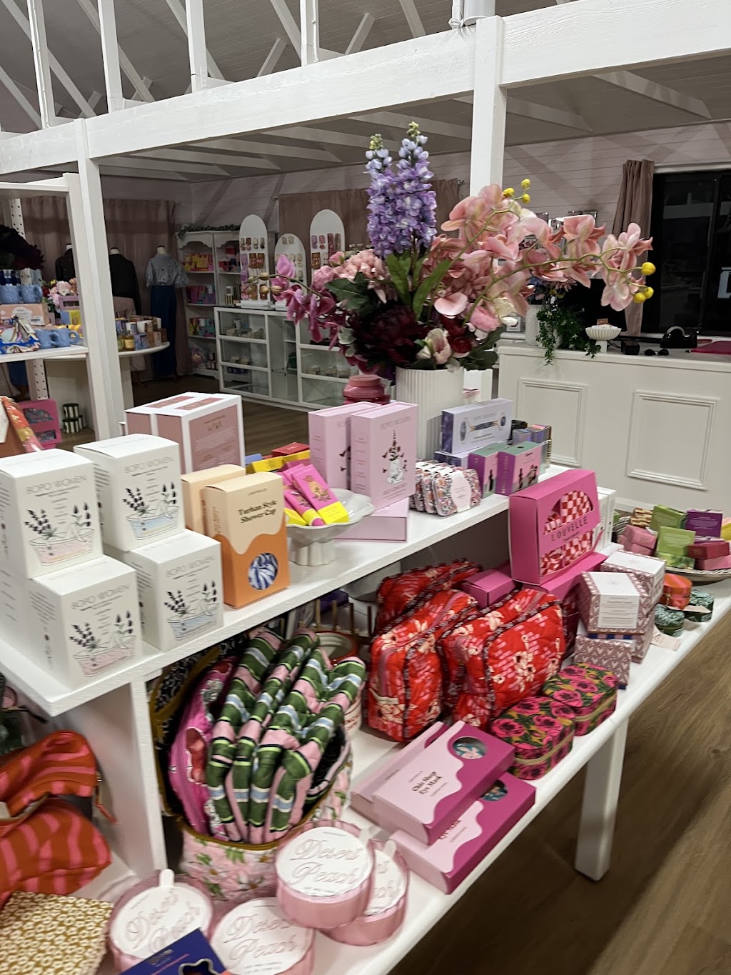 Madeleine Lane | 48 Sydney St, Mogo NSW 2536, Australia | Phone: (02) 4471 1739