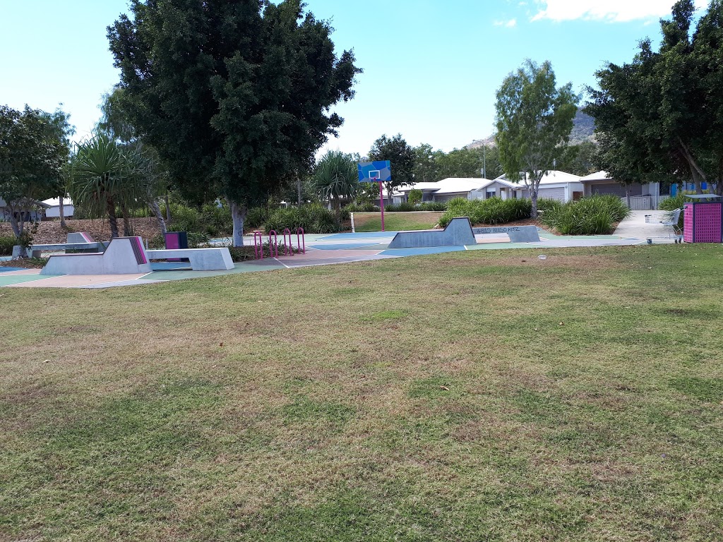 Jeff Caddies Park | park | 8 Bluewattle Boulevard, Rasmussen QLD 4815, Australia