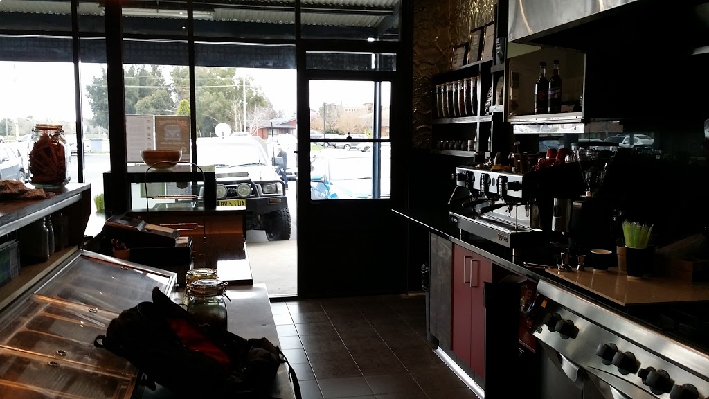The Hen and Bow Espresso Bar | cafe | 4/13 Marsden Ln, Bathurst NSW 2795, Australia | 0263310150 OR +61 2 6331 0150