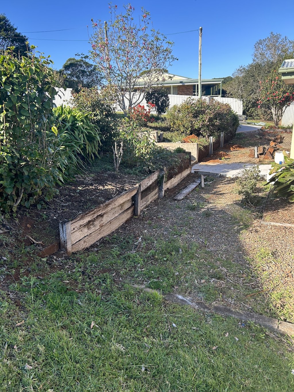 Aussie Wall - Concrete Sleepers Sydney | Suite B/753-795 Mulgoa Rd, Mulgoa NSW 2745, Australia | Phone: (02) 8323 7199