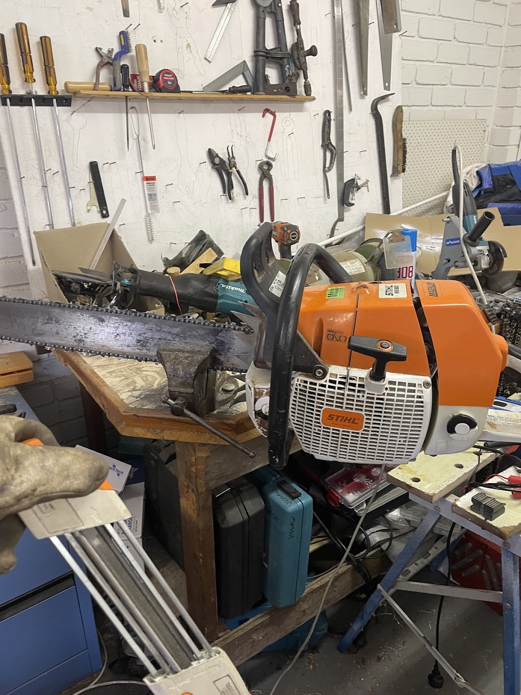 Sharp Links Chains | 56 Stuart Dr, 29 blackwattle lane, Woodend VIC 3442, Australia | Phone: 0411 293 786