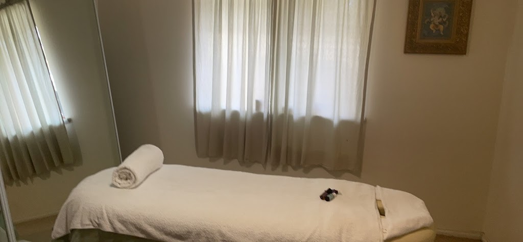 Som Thai massage | 17Merchant St, Margaret River WA 6285, Australia | Phone: 0476 292 864