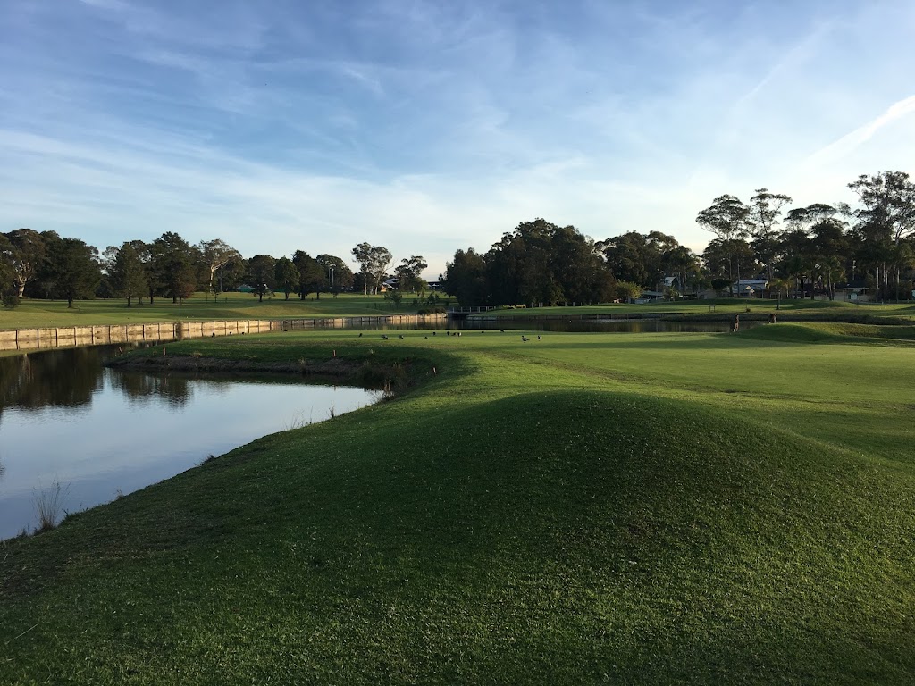 The Country Club Golf Course | 11 Paradise Beach Rd, Sanctuary Point NSW 2540, Australia | Phone: (02) 4443 0666