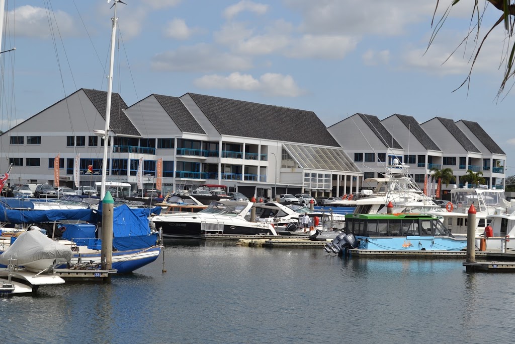 southport yacht club marina crescent hollywell qld