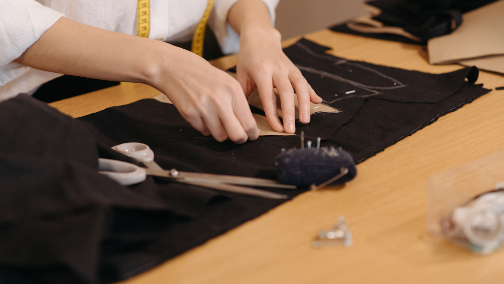 Blue Mountains Alterations & Repairs | 7 Canberra St, Wentworth Falls NSW 2782, Australia | Phone: 0425 121 449