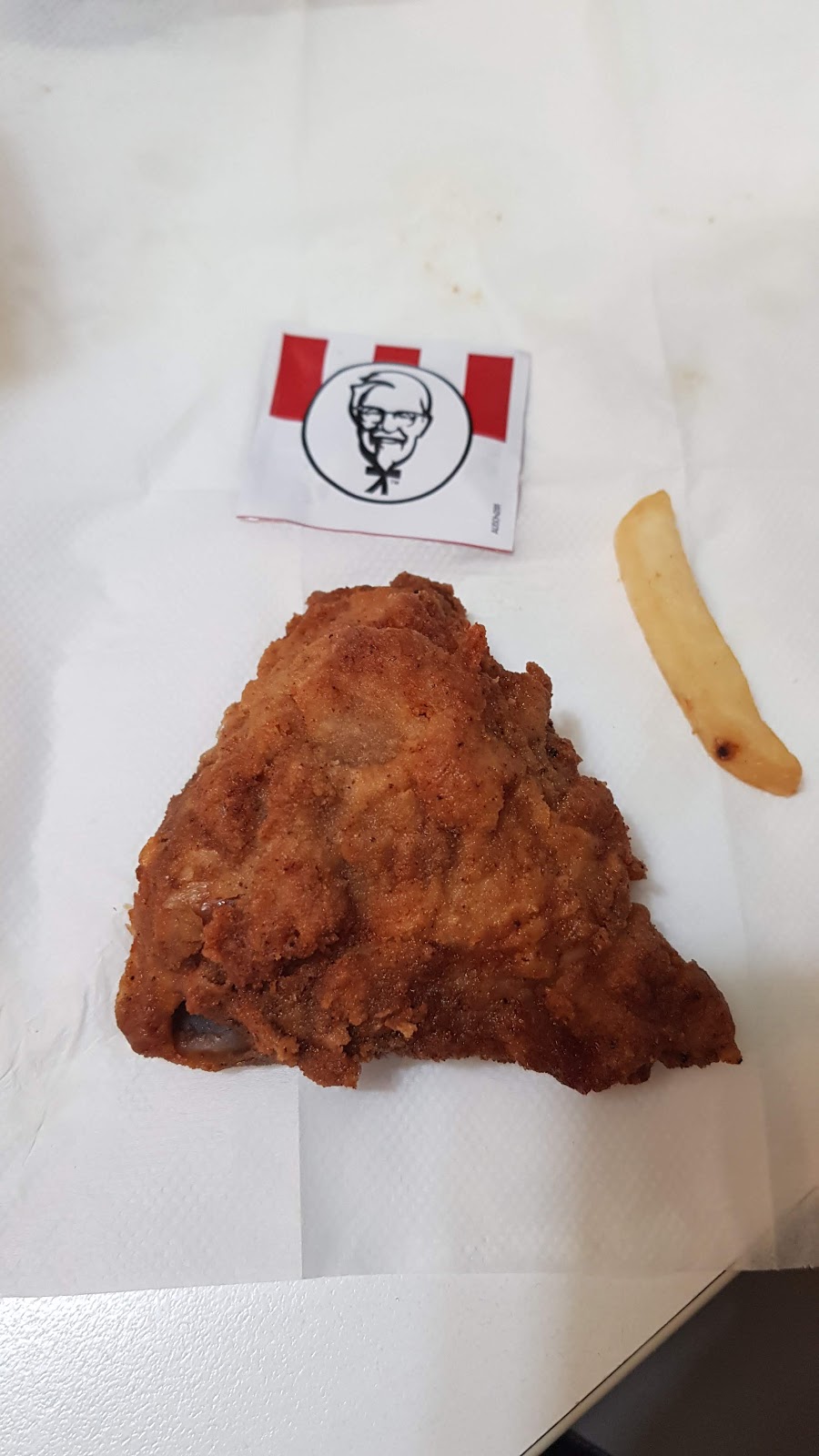KFC Engadine | meal takeaway | 1 Princes Hwy, Engadine NSW 2233, Australia | 0295482911 OR +61 2 9548 2911