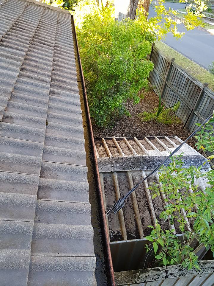 Awesome Gutter Cleaners | roofing contractor | Wuruma Pl, Warriewood NSW 2102, Australia | 0272002571 OR +61 2 7200 2571