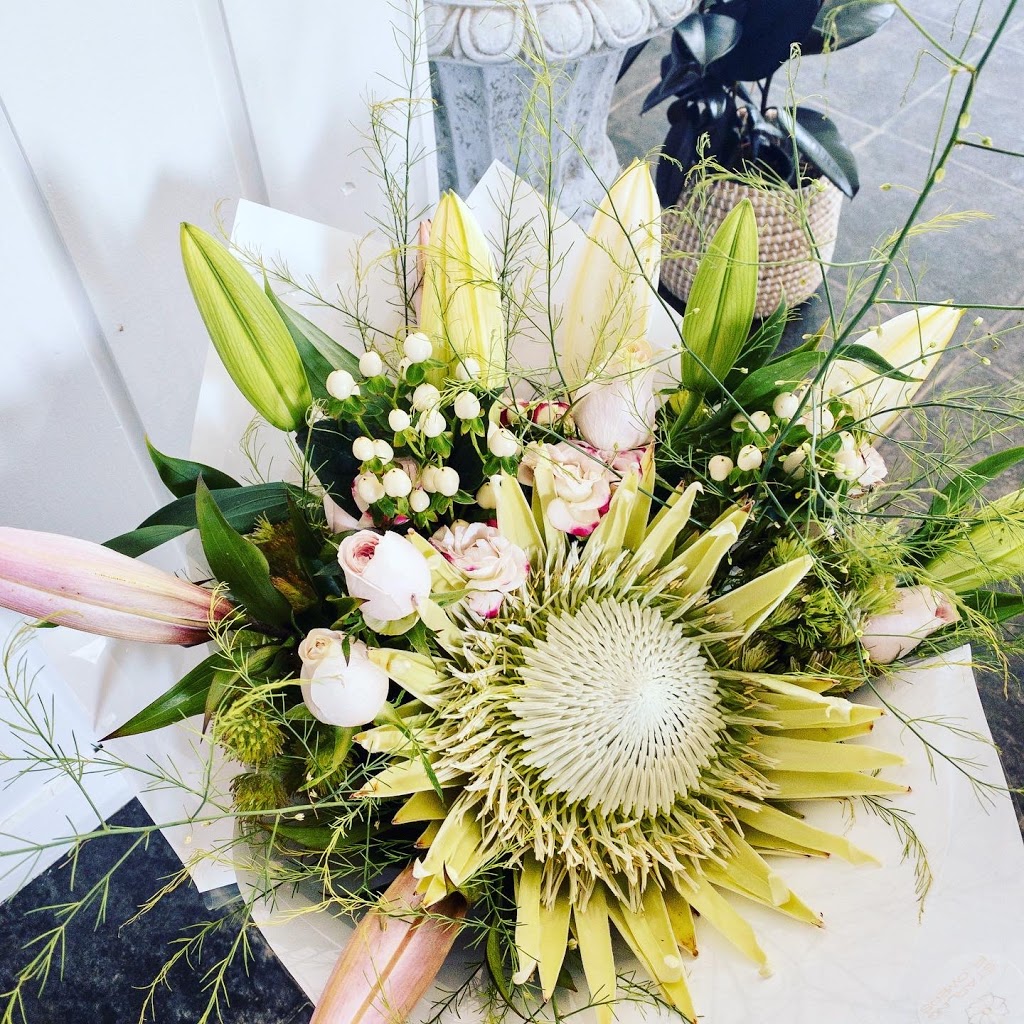 Starling Flowers | 25 Victoria St, Robe SA 5275, Australia | Phone: 0415 223 173