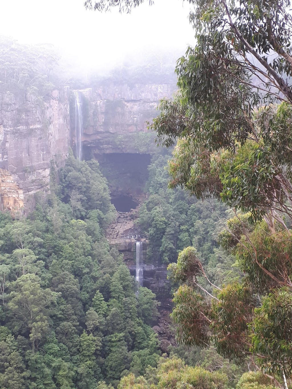 Belmore Falls walking track | park | Hindmarsh Lookout Track, Barrengarry NSW 2577, Australia | 0248877270 OR +61 2 4887 7270