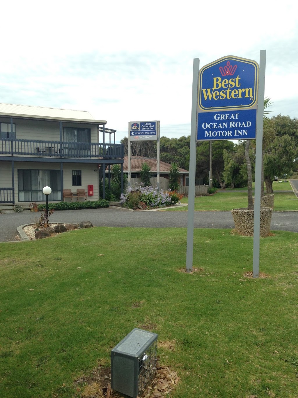 BW Great Ocean Road Motor Inn Car Park Entry | lodging | Car Park entry, 10 Desailly St, Port Campbell VIC 3269, Australia | 0355986522 OR +61 3 5598 6522