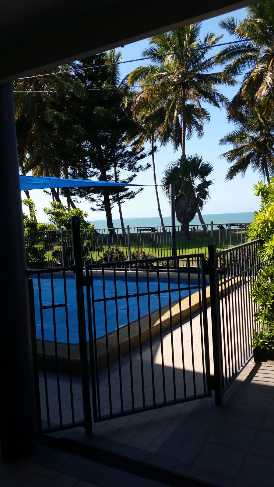 Saunders Beach Ocean View Holiday Units | 23 Cay St, Saunders Beach QLD 4818, Australia | Phone: (07) 4778 6486