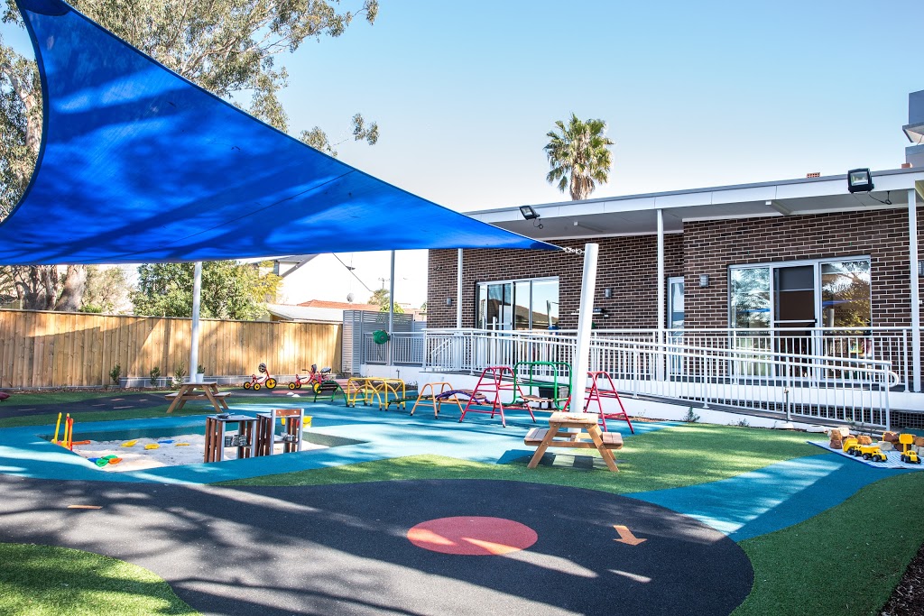 Young Academics Early Learning Centre - Toongabbie | school | 527 Wentworth Ave, Toongabbie NSW 2146, Australia | 1300668993 OR +61 1300 668 993